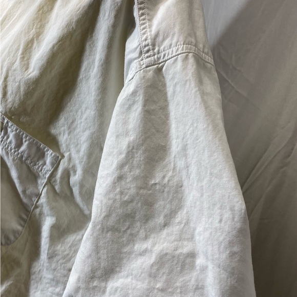 Clementine 2X white shirtsleeve button down collared shirt with pockets. - Picture 6 of 9